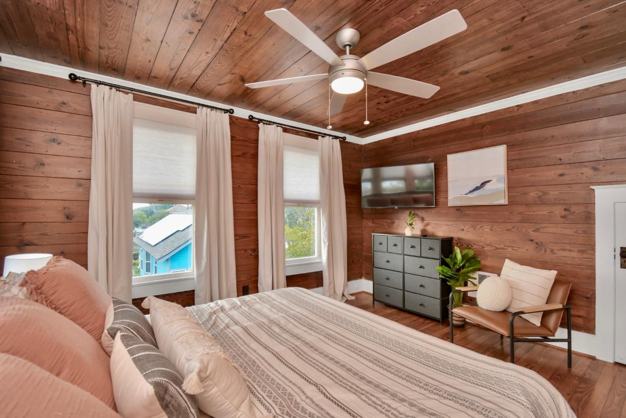 Coastal Craftsman- Walk To Beach & Pleasure Pier- As Seen On 'Restoring Galveston' Ngoại thất bức ảnh