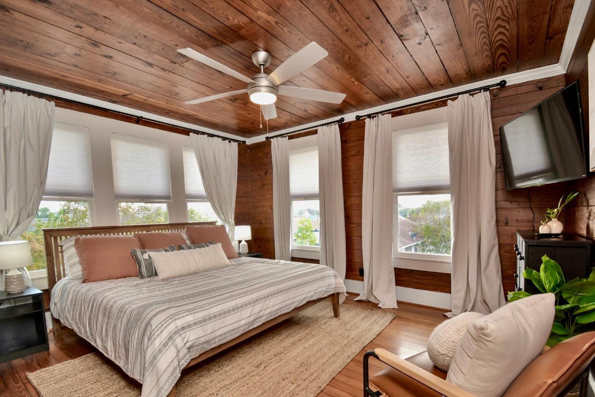 Coastal Craftsman- Walk To Beach & Pleasure Pier- As Seen On 'Restoring Galveston' Ngoại thất bức ảnh